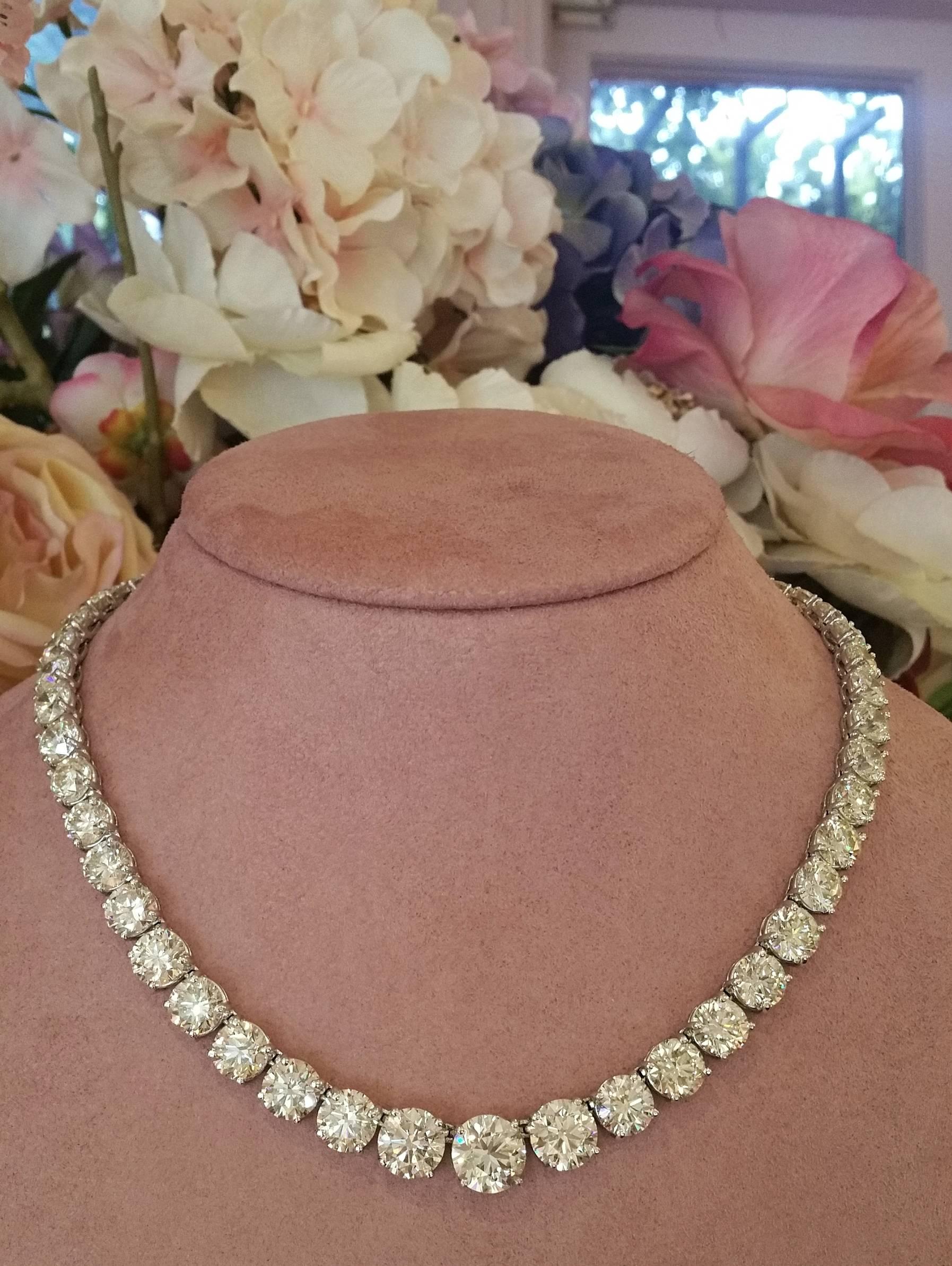 83.75 Carats Round Brilliant Diamonds Platinum Riviere Necklace In Excellent Condition For Sale In La Jolla, CA