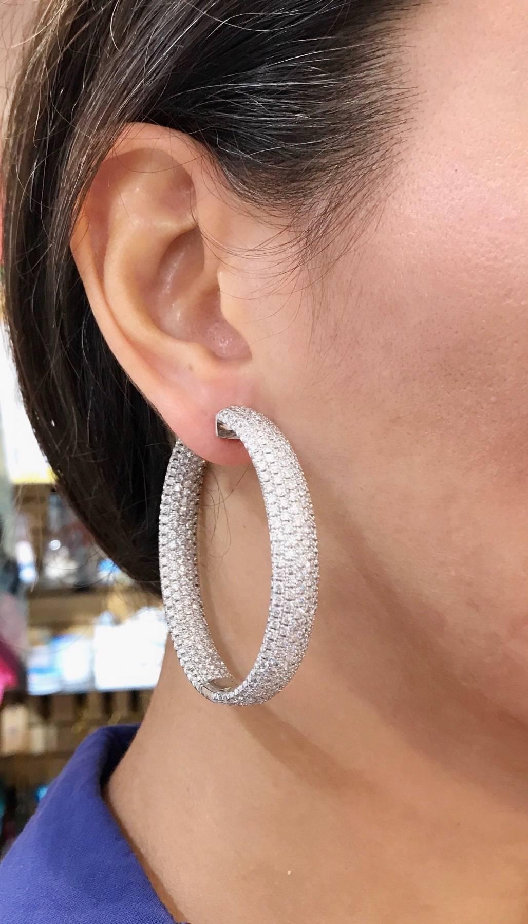 20.00 Carats Diamond Pave Gold Round Inside Out Hoop Earrings  In Excellent Condition For Sale In La Jolla, CA