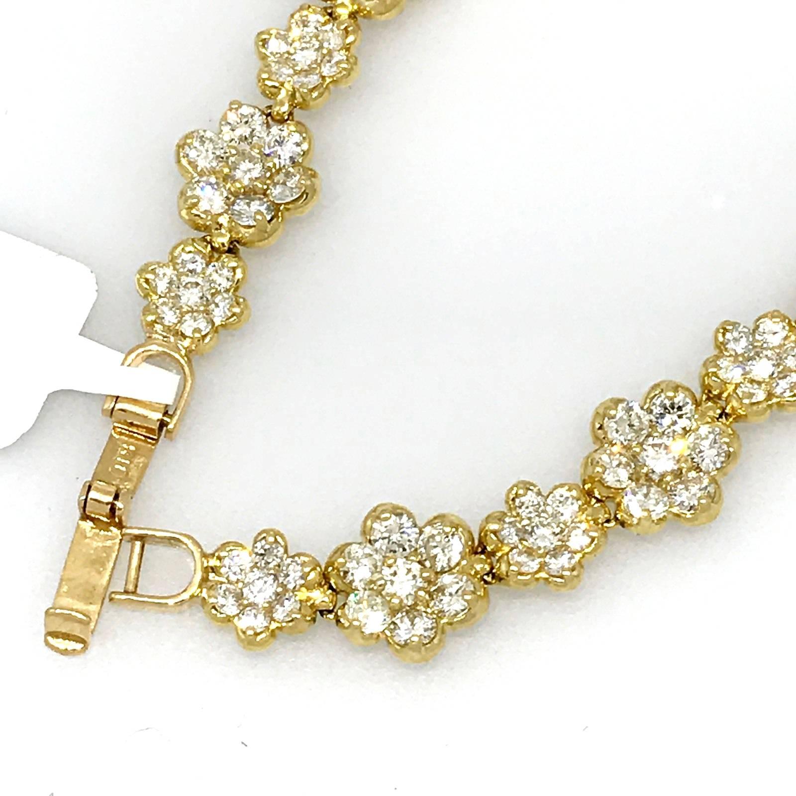 Women's Diamond Floret Bracelet in 18 Karat Yellow Gold 5.50 Carat of Diamonds For Sale