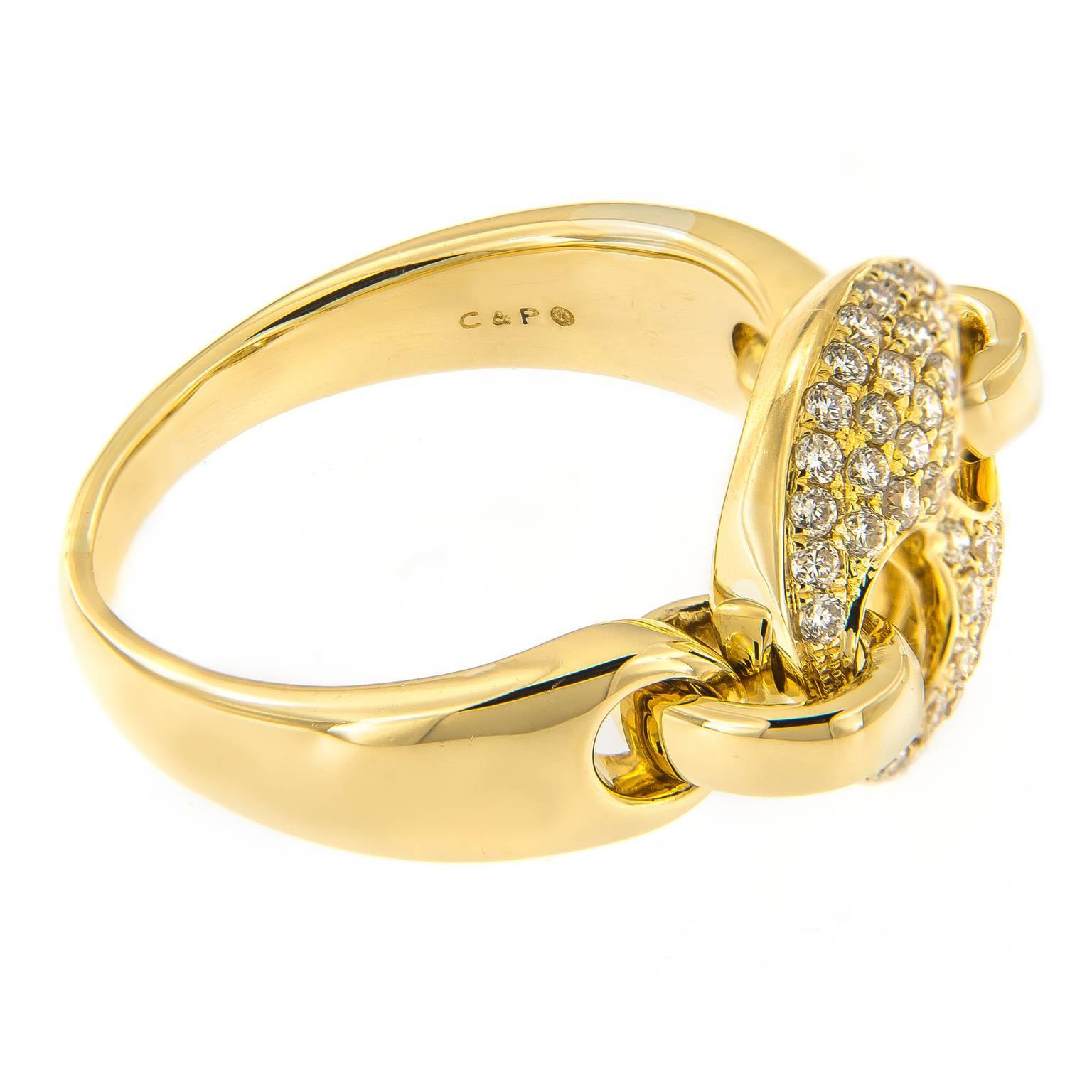 Contemporary Gucci Style Link 18 Karat Yellow Gold and Diamond Fashion Ring For Sale