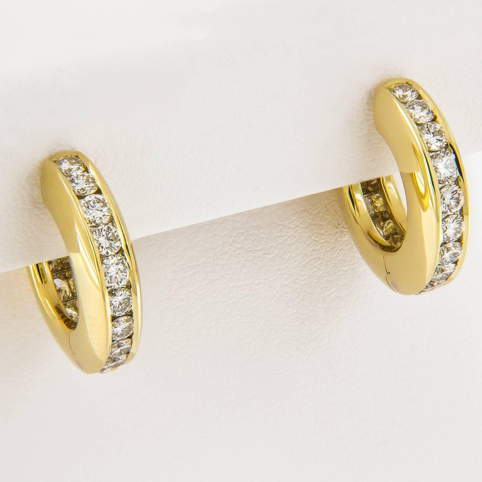 Round Cut 1.50 Cttw. Diamond Hinged  18 Karat Yellow Gold Huggie Earrings For Sale
