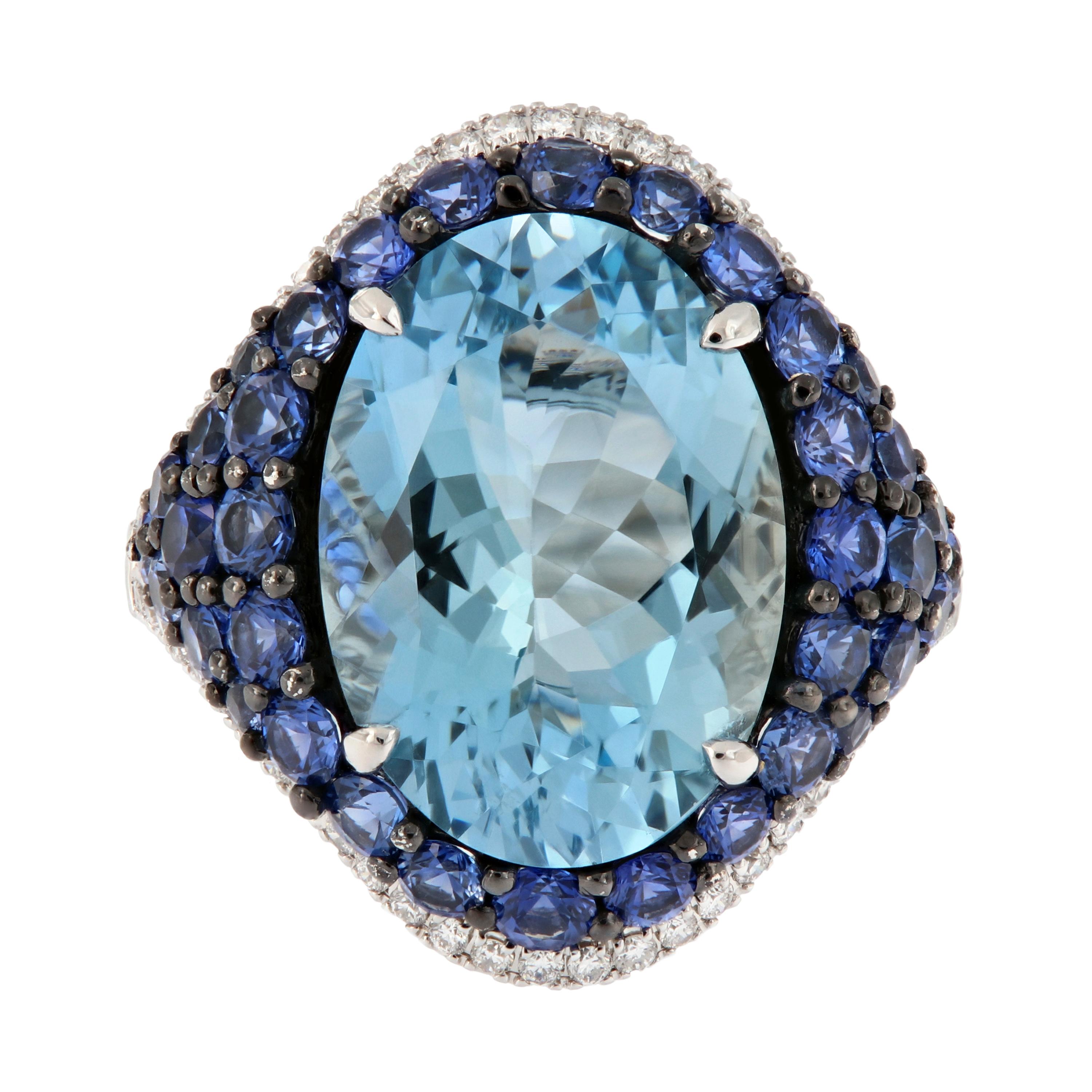 18 Karat White Gold Aquamarine Blue Sapphire Diamond Cocktail Ring