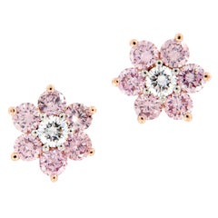 Boucles d'oreilles en or rose et platine ornées d'une grappe de diamants rose fantaisie de la mine d'Argyle