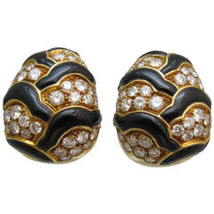 Van Cleef & Arpels Onyx Diamond Gold Earrings 1