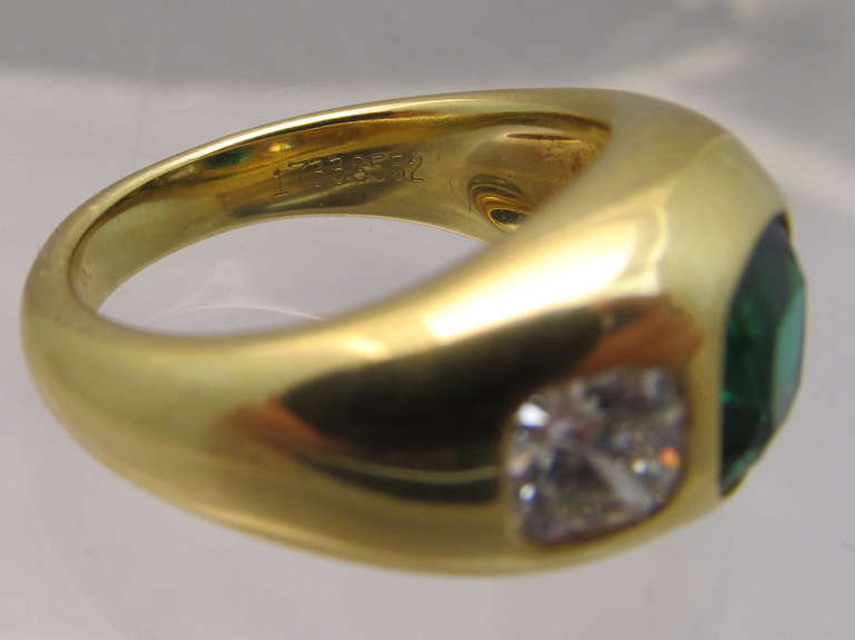 Tiffany & Co  Emerald & Diamond Ring In Excellent Condition In New York, NY