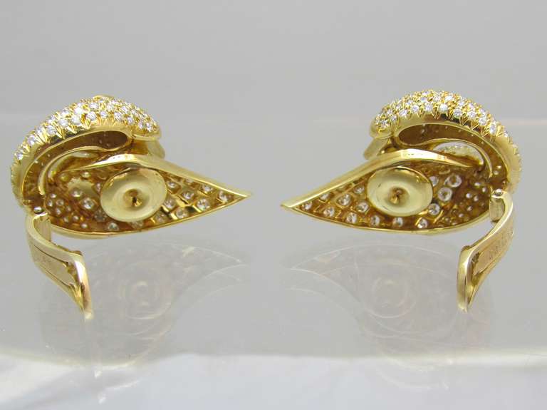 Women's Van Cleef & Arpels Swan Diamond Earclips
