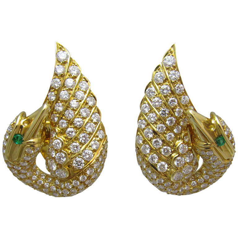 Van Cleef & Arpels Swan Diamond Earclips