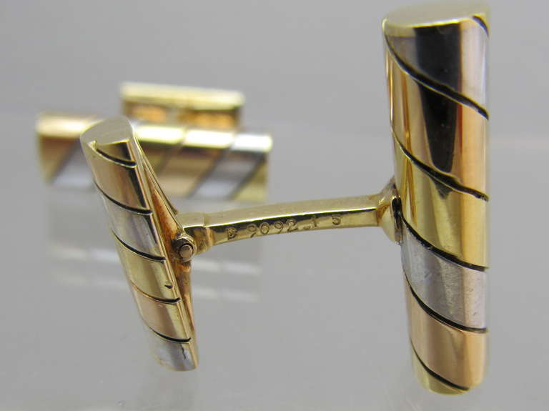 Van Cleef & Arpels  Tri-Color  Gold Cufflinks
18k white, rose & yellow Gold
Signed: Van Cleef & Arpels
VCA# B909215