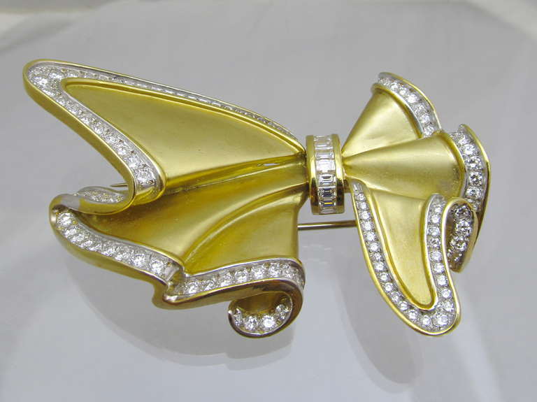 Impressive Bow Tie Diamond Brooch 2