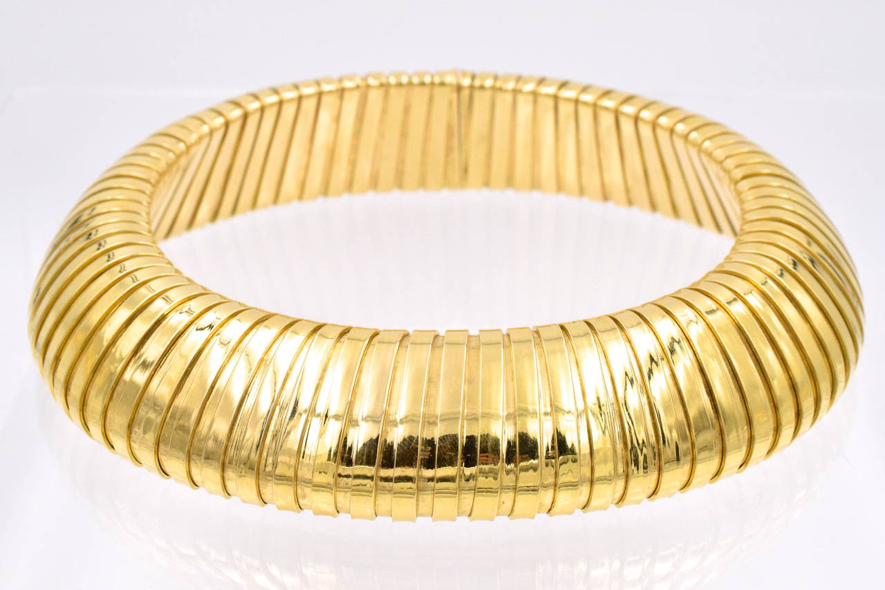 Women's Impressive Gold Tubogas Bracelet and Necklace Set