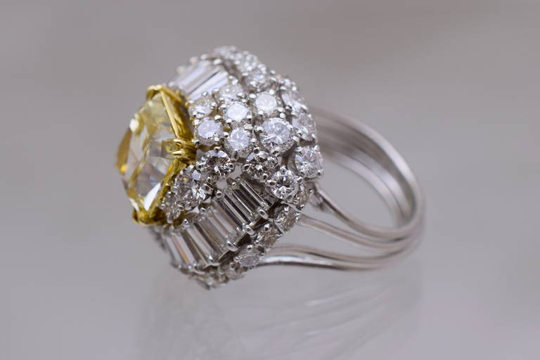 David Webb GIA Fancy Yellow Diamond Ring In Excellent Condition In New York, NY