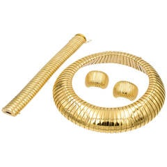 Impressive Gold Tubogas Bracelet and Necklace Set