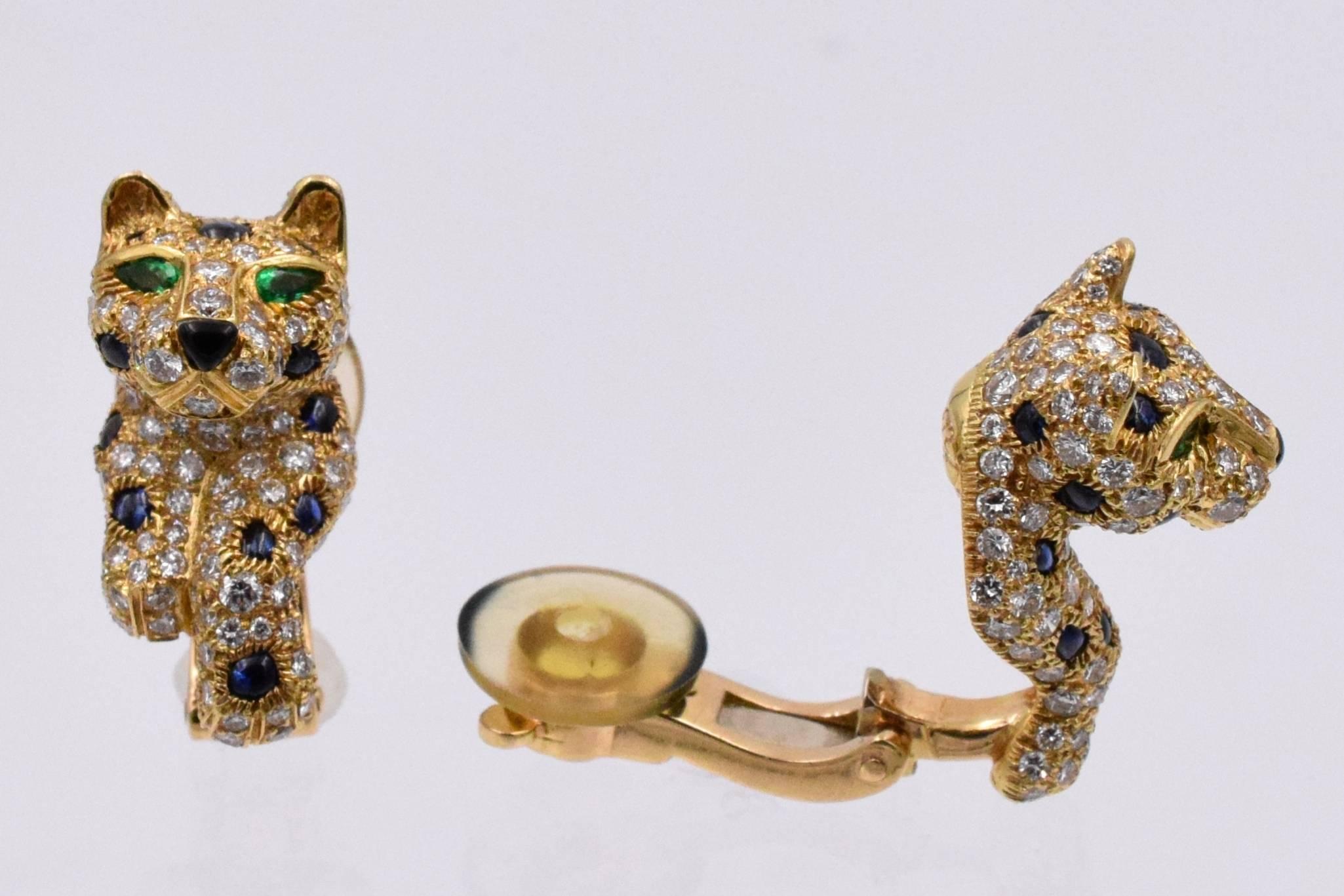 The Cartier panthere earrings are surely the most famous creations the Cartier brand came up with. No wonder why the Cartier panthere earrings are the ones to last forever.
These ear clips  features 18 k gold with pave diamonds mixed with sapphire
