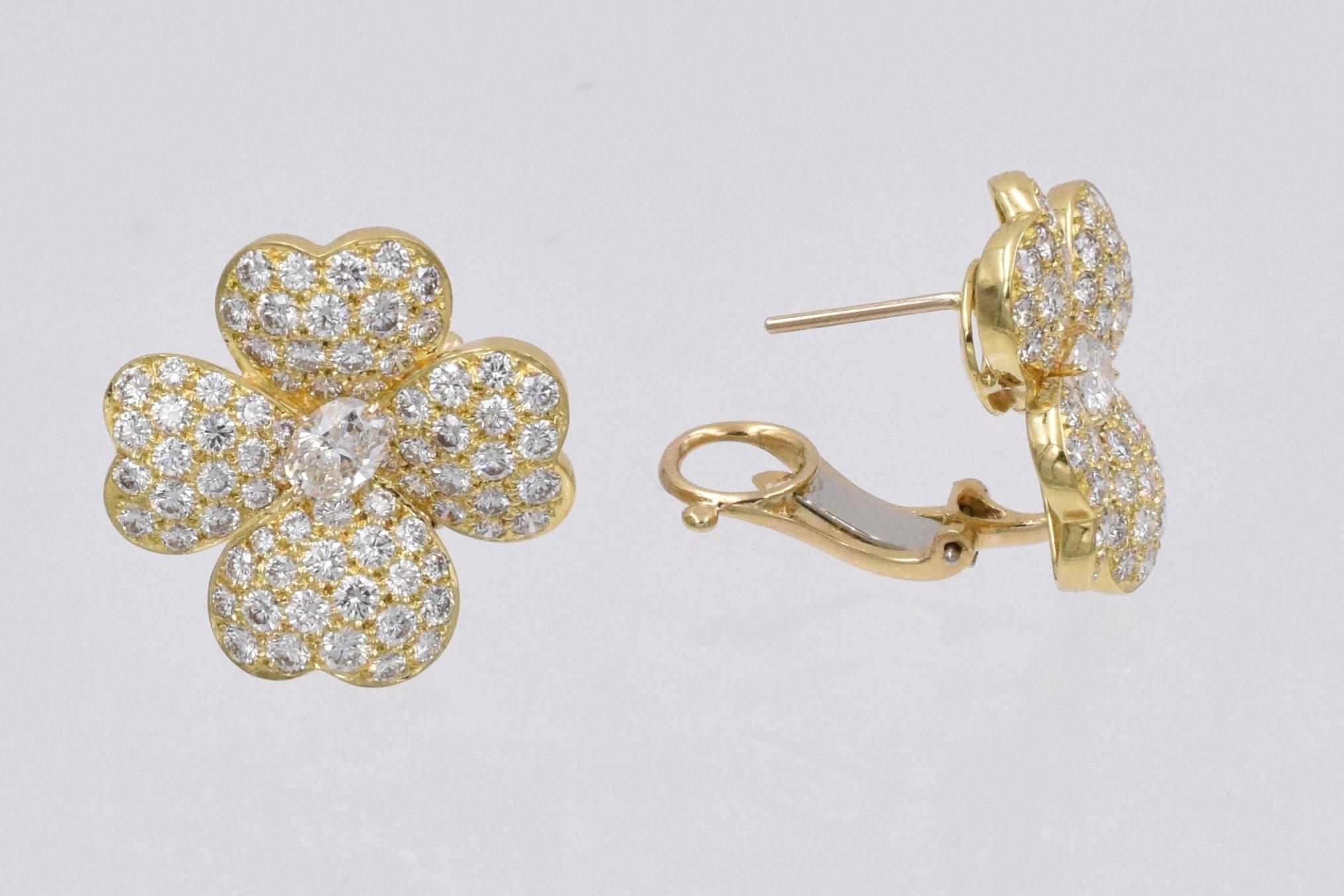 van cleef flower diamond earrings
