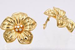 1960s Van Cleef & Arpels Gold Flower Ear Clips
