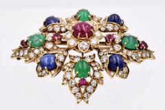 Van Cleef & Arpels Classic Brooch or Pendant