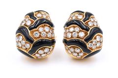Van Cleef & Arpels Onyx Diamond Gold Earrings