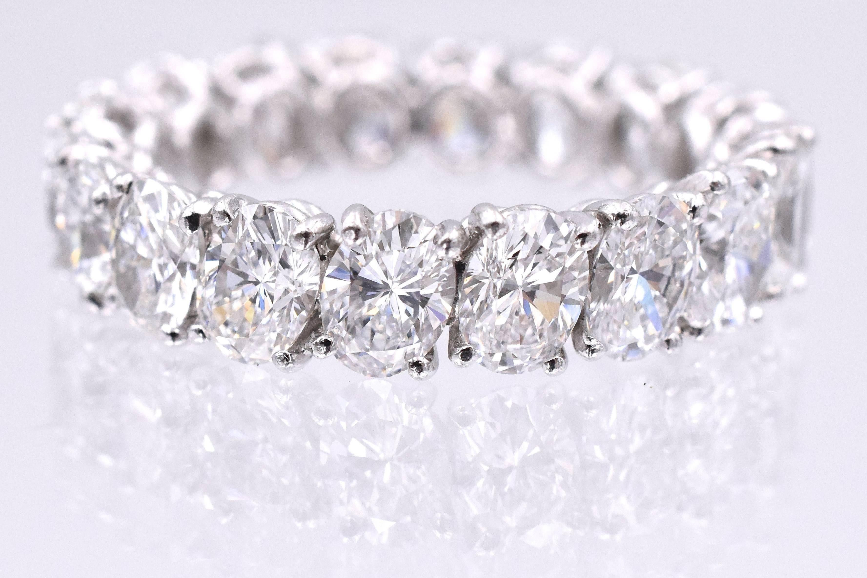 Elegant 18 oval shape diamonds set on a slant in platinum . Total weight of the diamonds is 5.05carats, each diamond is 0.28 carats, E/F color VS clarity.
The ring size is : 6
The ring width is: 5mm
Platinum

