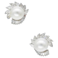 Pendientes de clip de perlas y diamantes de Boucheron en oro de 18k