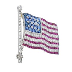 Amerikanische Brosche mit Diamanten, Rubinen und Saphiren in Platin