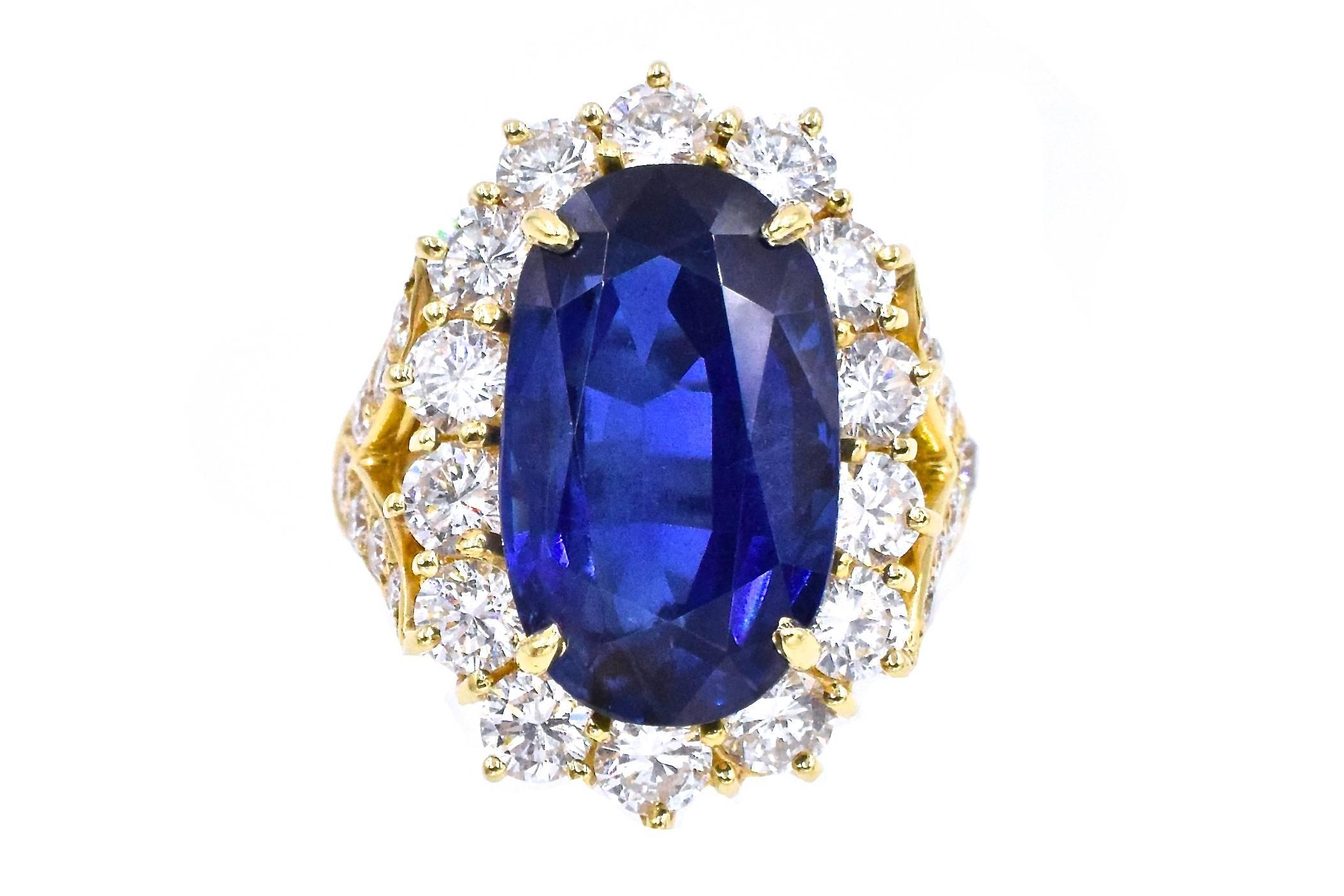 Van Cleef & Arpels No Enhancement Burmesischer 12,01 Karat Saphir  Diamant  Ring mit Ring im Zustand „Hervorragend“ im Angebot in New York, NY
