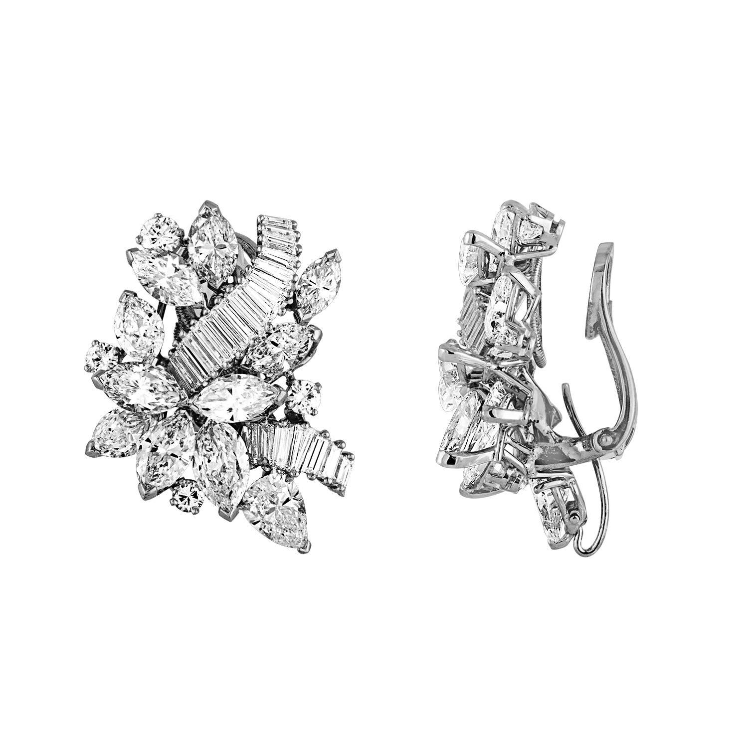 Contemporary Elegant 20 Carat Mixed Shapes Diamonds Platinum Cluster Earrings