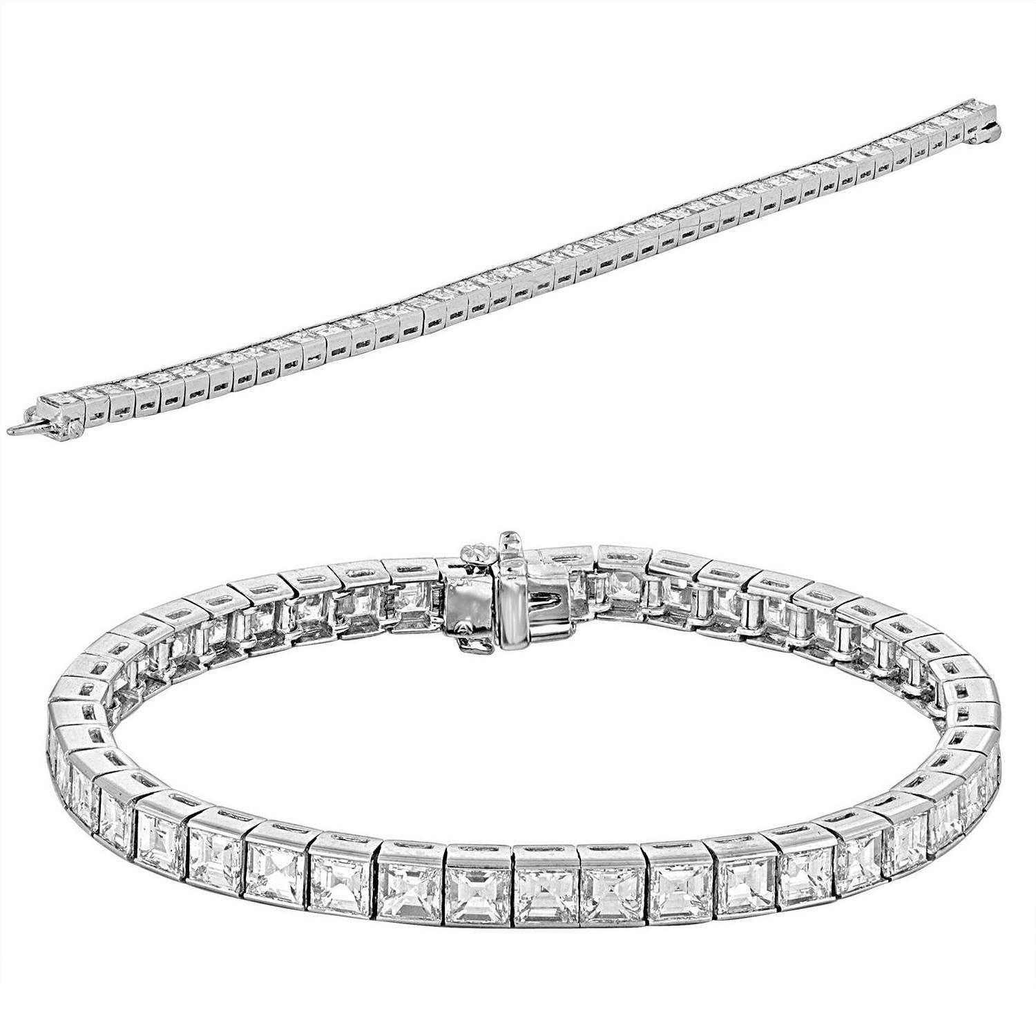 Contemporary 16 Carats Asscher Cut Diamonds Platinum Bracelet