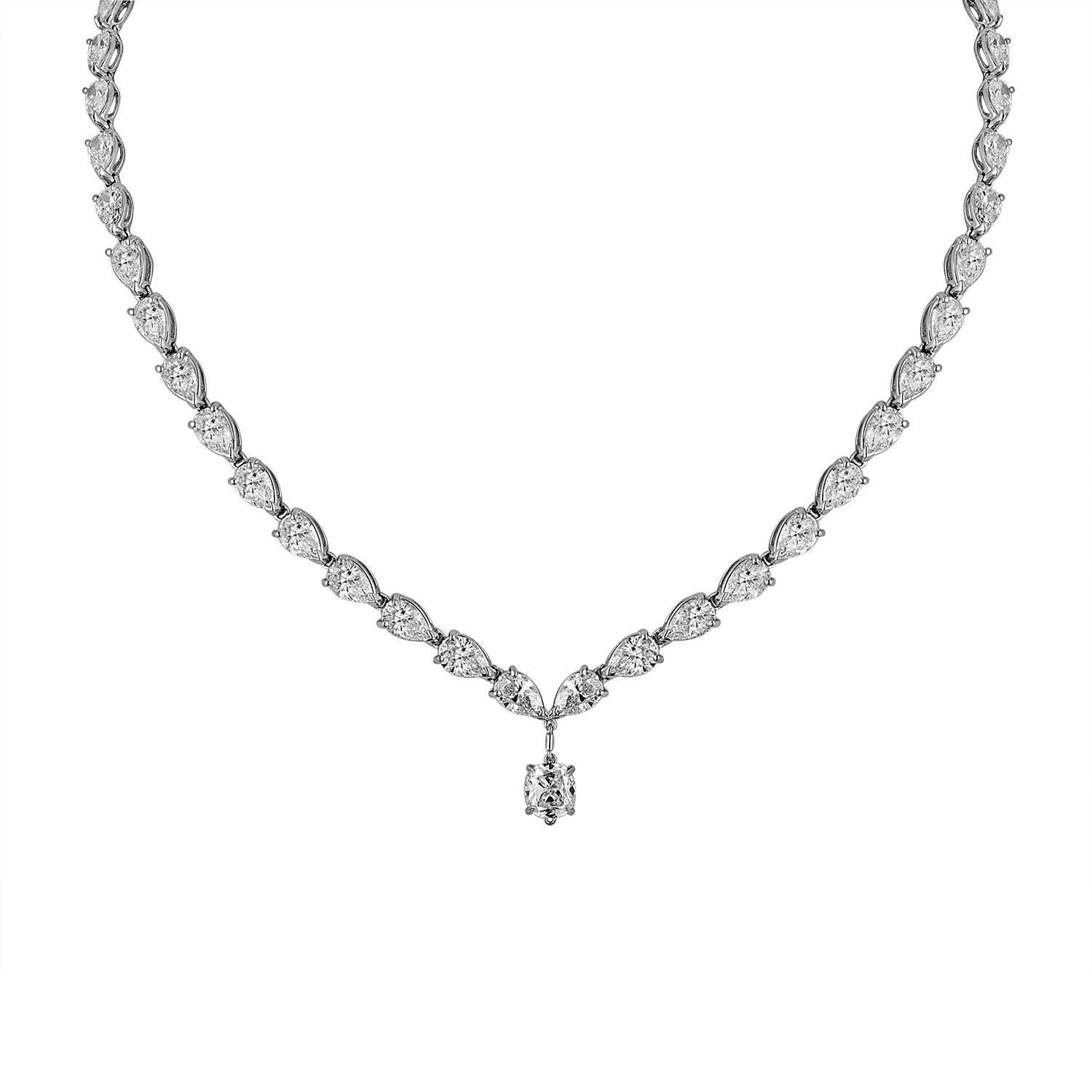 23.52 Carat Pear Shaped Diamonds and 1.03 Carat Diamond Platinum Drop Necklace In New Condition In New York, NY