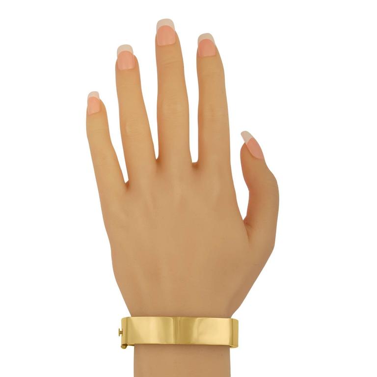 Solid Gold Bangle Bracelet For Sale at 1stdibs