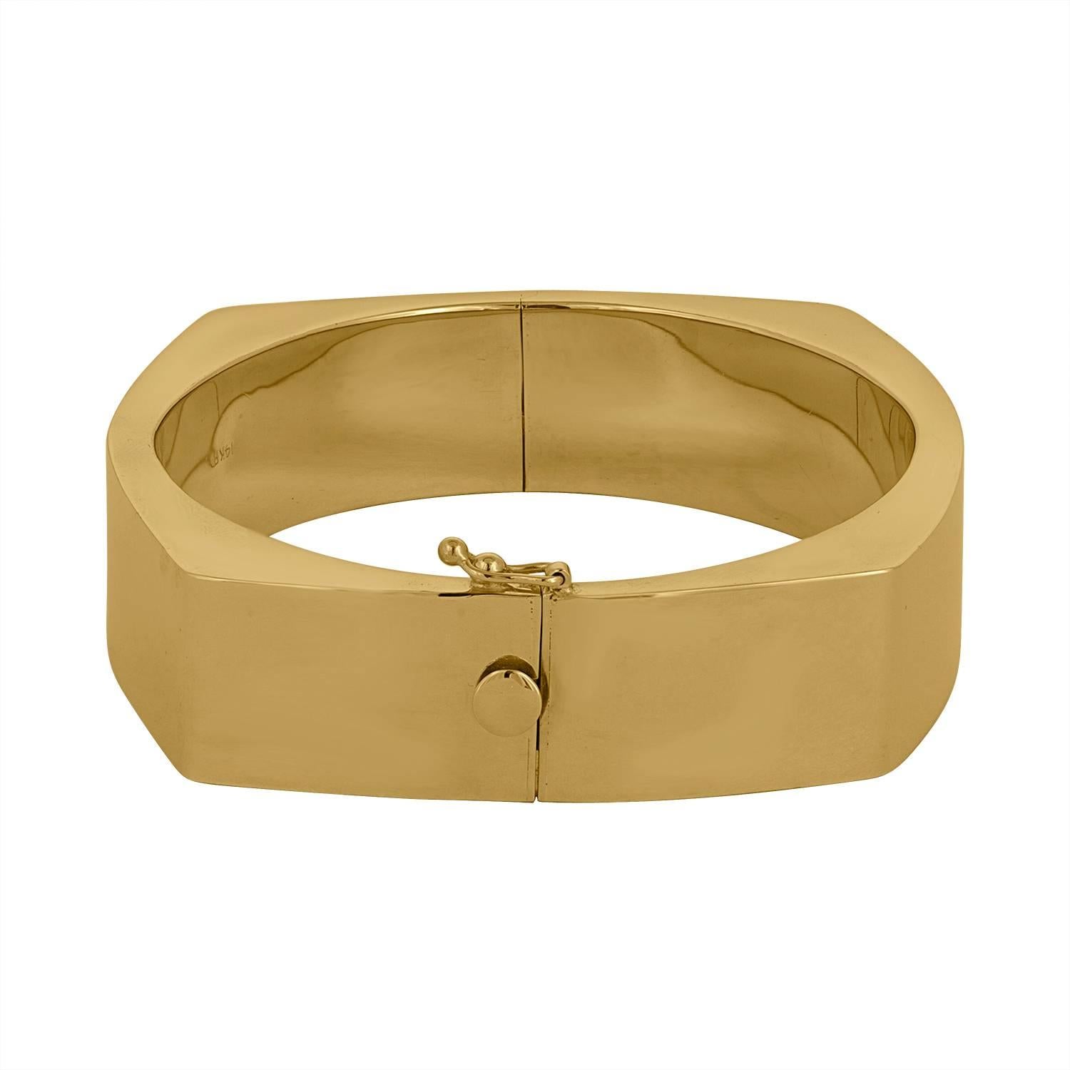 Solid Gold Bangle Bracelet In New Condition In New York, NY
