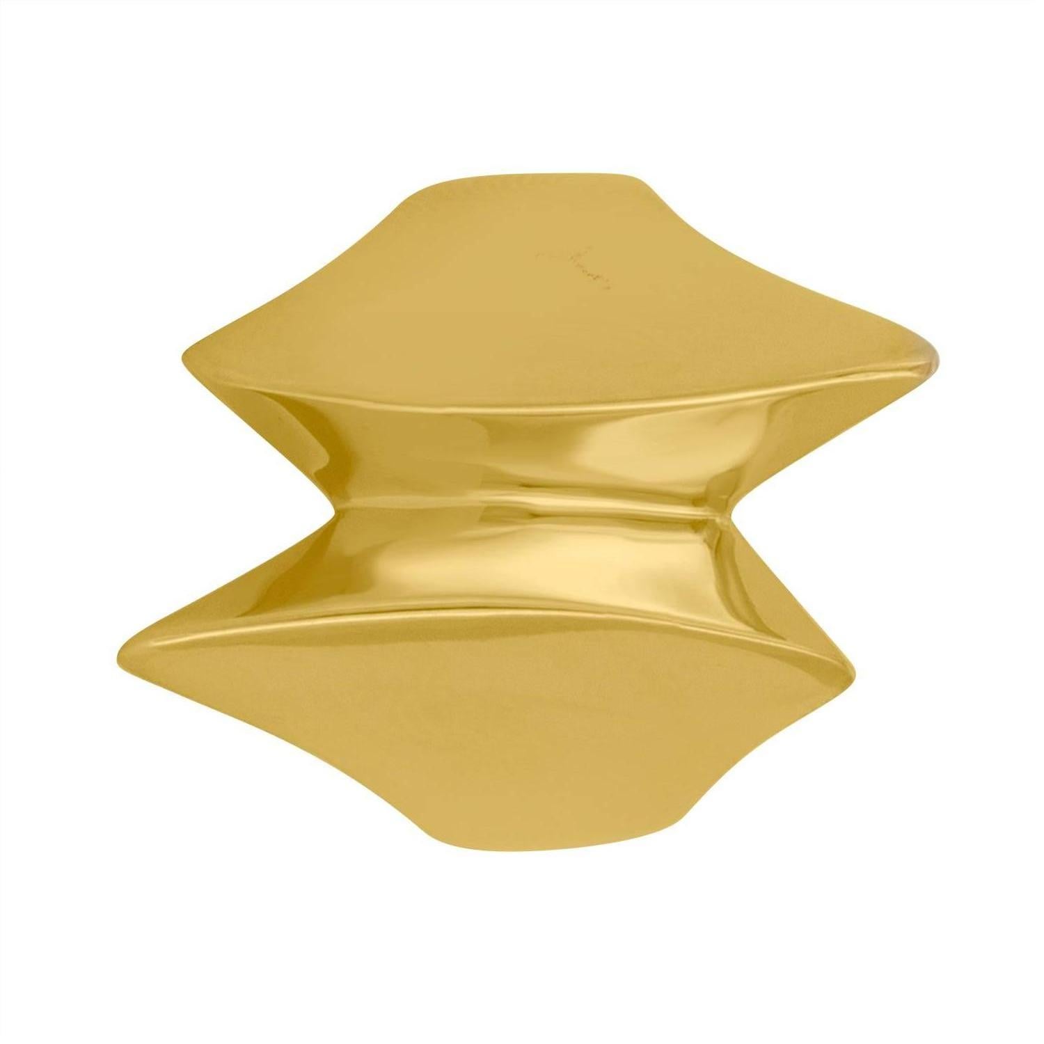 Solid Gold Fashion Ring In New Condition For Sale In New York, NY