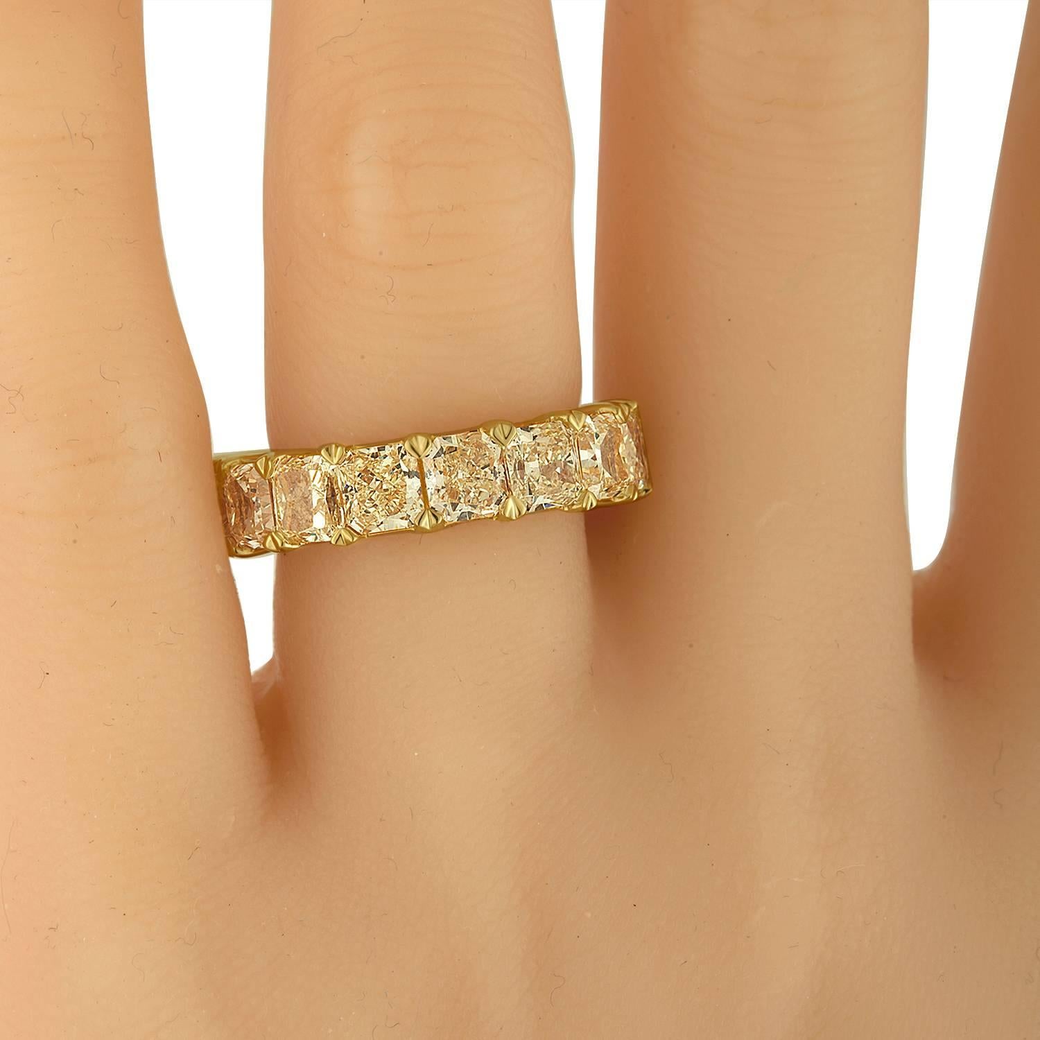 Women's Yellow Radiant Cut Diamond Gold Wedding Band Ring