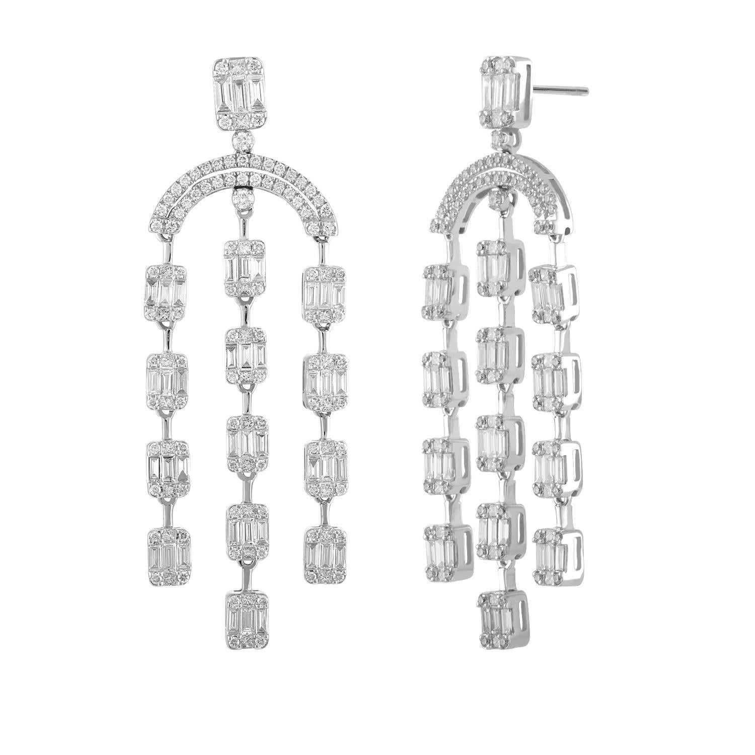 Contemporary 18 Karat White Gold Chandelier Earrings with Round Brilliants and Baguettes