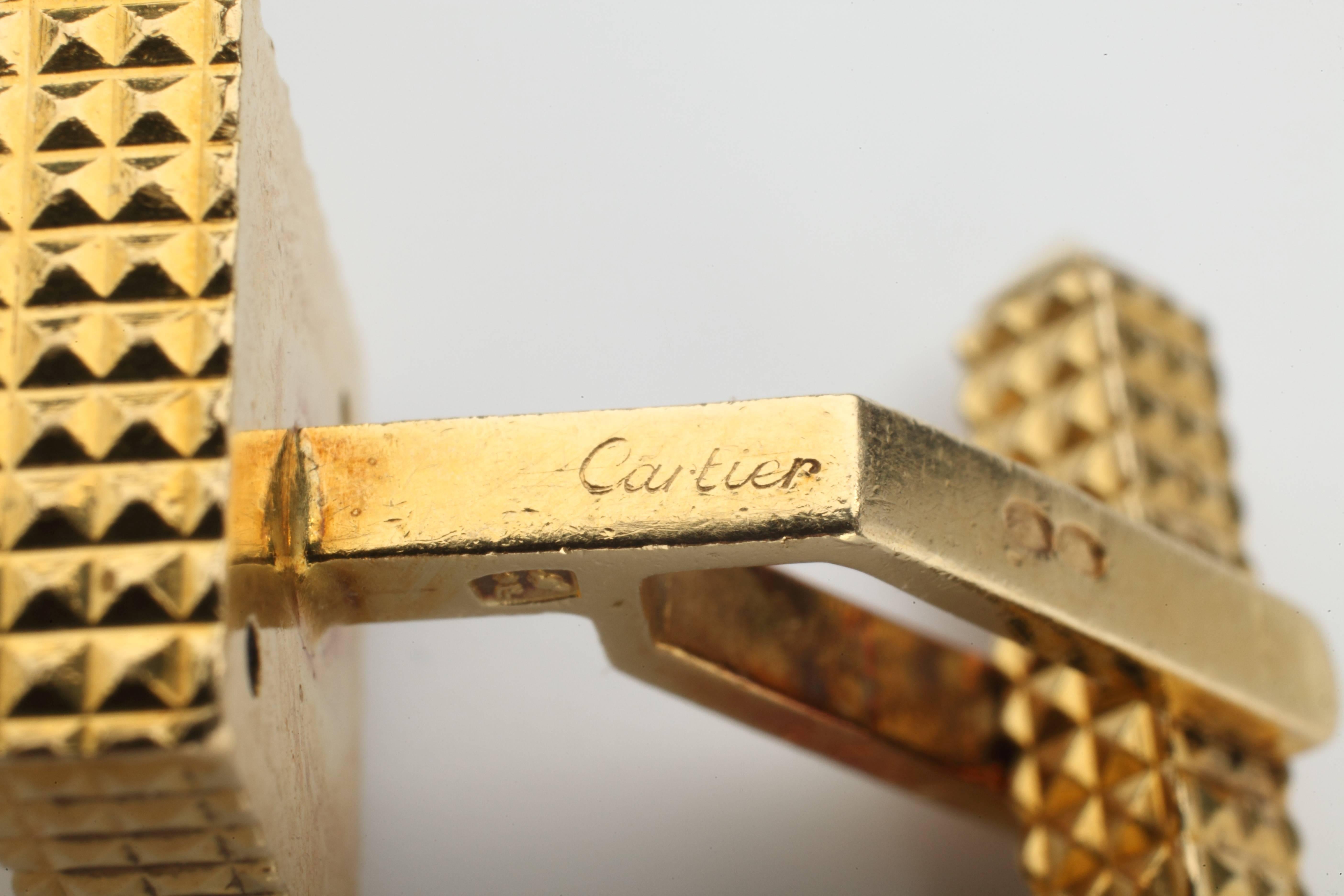 Cartier Gold Cufflinks In Excellent Condition In Paris, FR