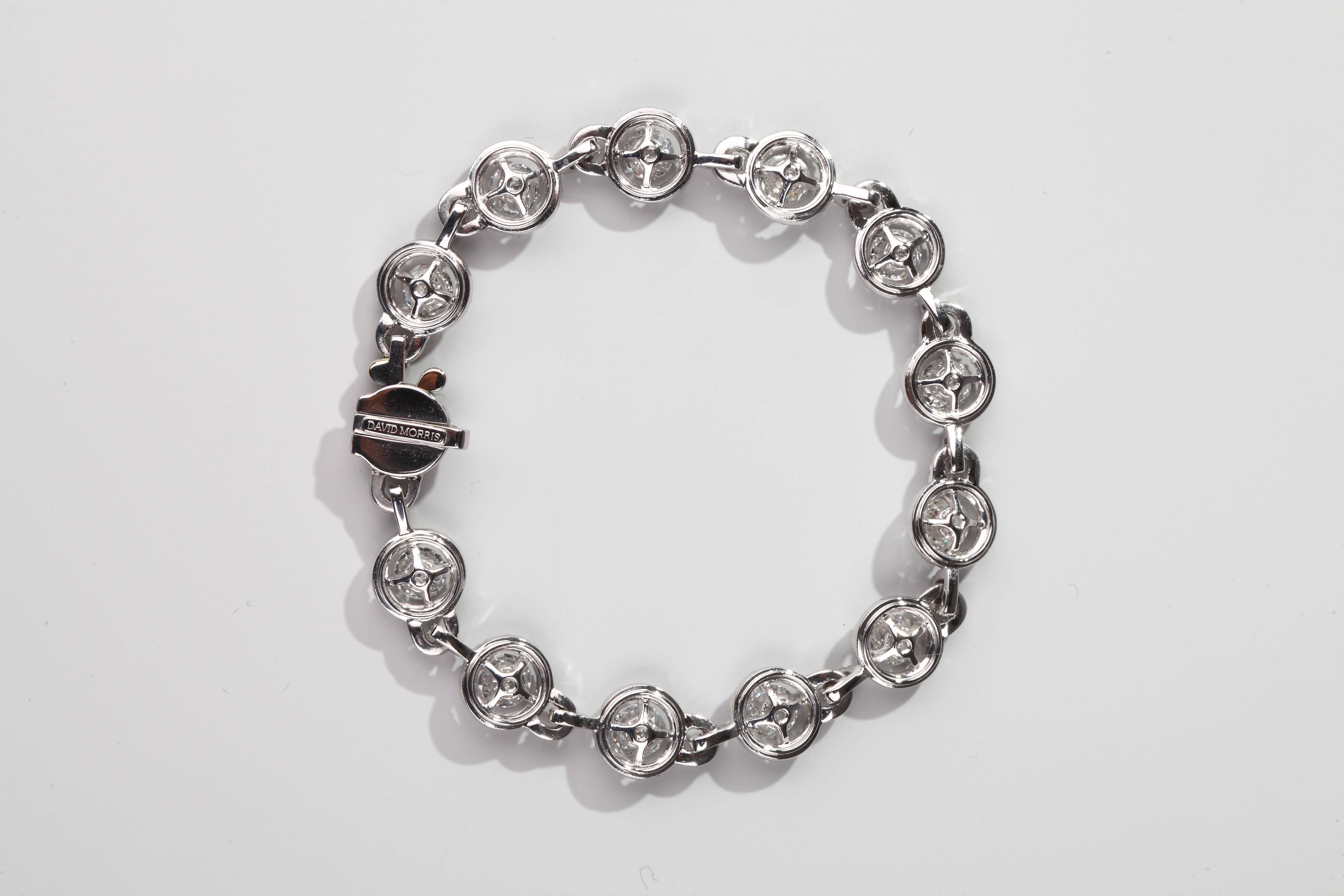 David Morris London Diamond Circle Motif  Bracelet In Excellent Condition In Paris, FR