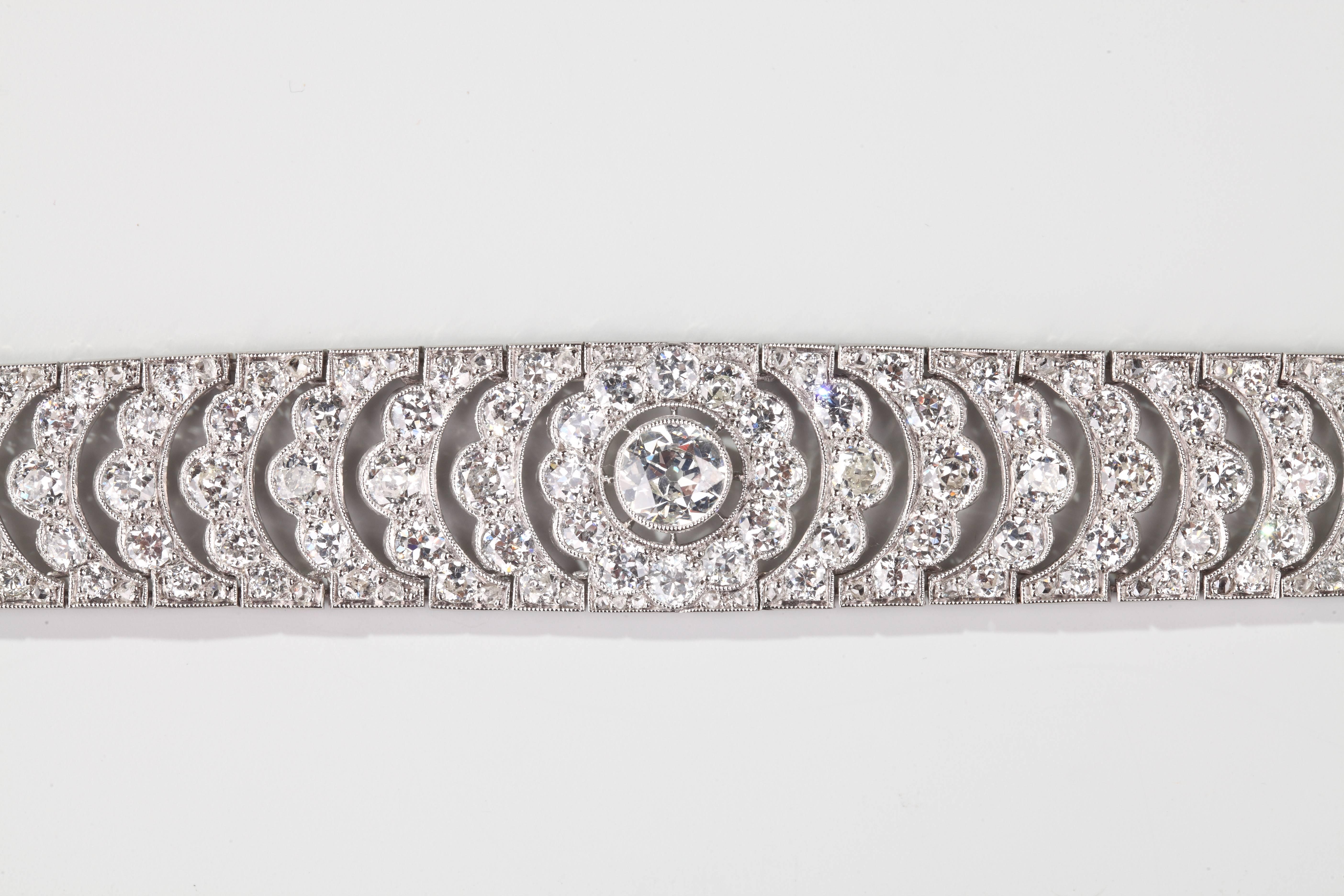 French Art Deco Diamond Bracelet In Excellent Condition In Paris, FR