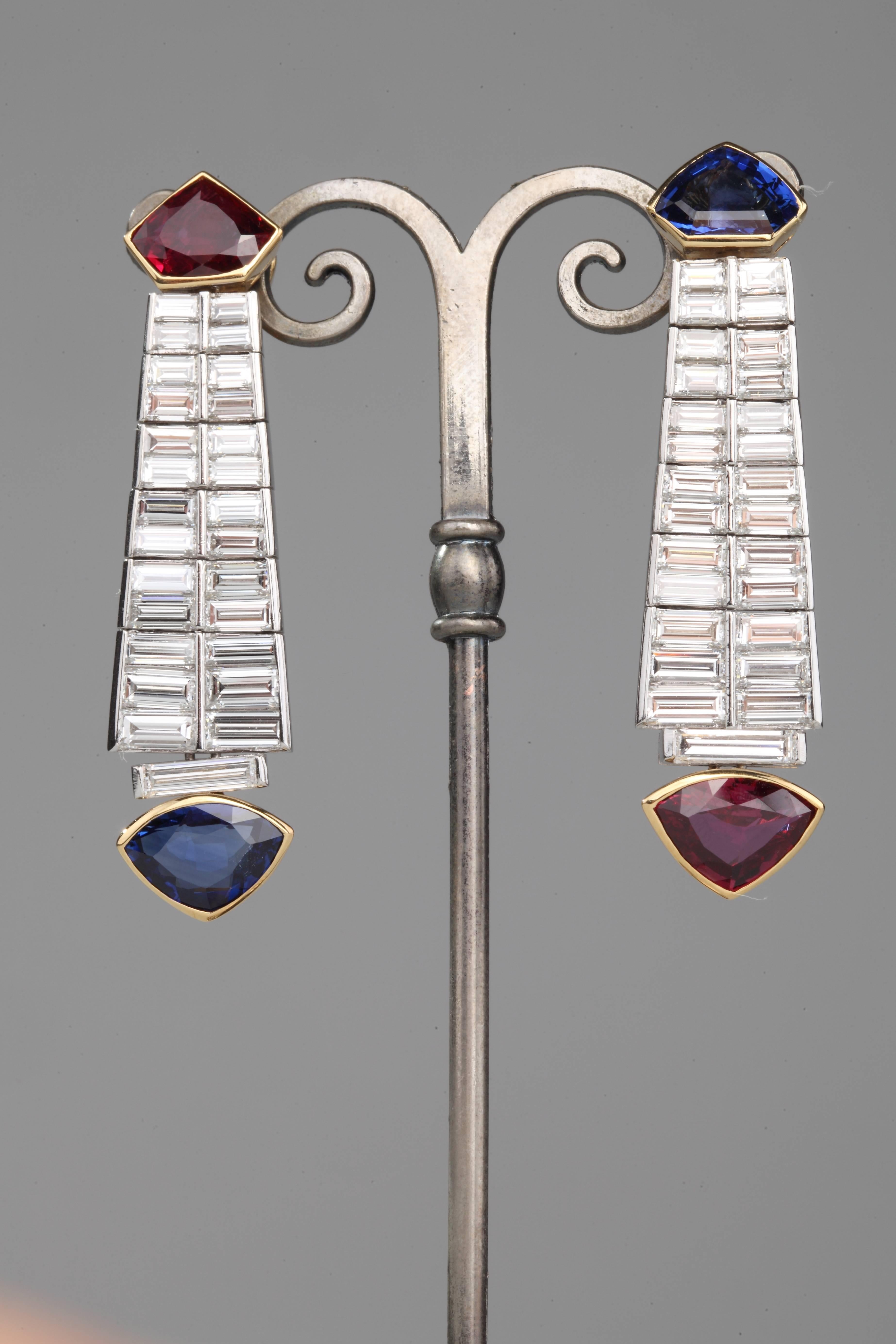 Earclips, platinum flexible headband set wit 27 baguette-cut diamonds between a ruby and a sapphire of troïda size set in yellow gold.
Diamonds around 15 ct.
