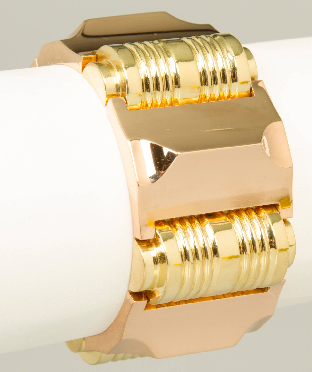Modernist Machine Age Two Color Gold Bracelet In Excellent Condition For Sale In Chicago, IL