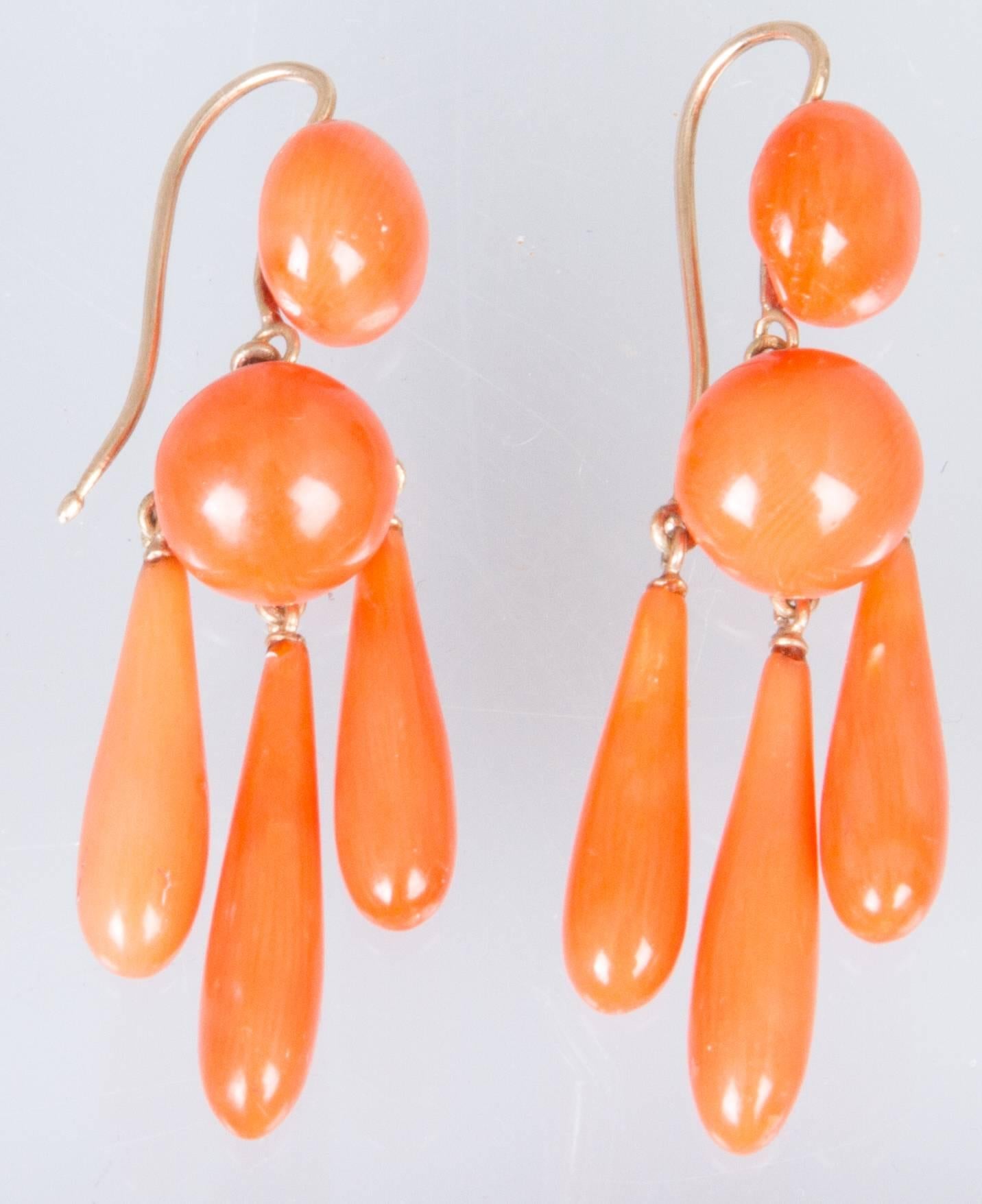 19th Century Coral Earrings In Excellent Condition For Sale In Chicago, IL