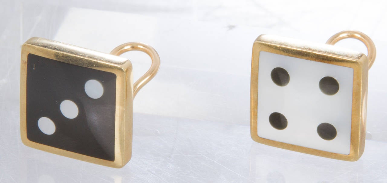 Tiffany  & Co. Enamel Gold Pair of  Dice Earrings In Excellent Condition For Sale In Chicago, IL