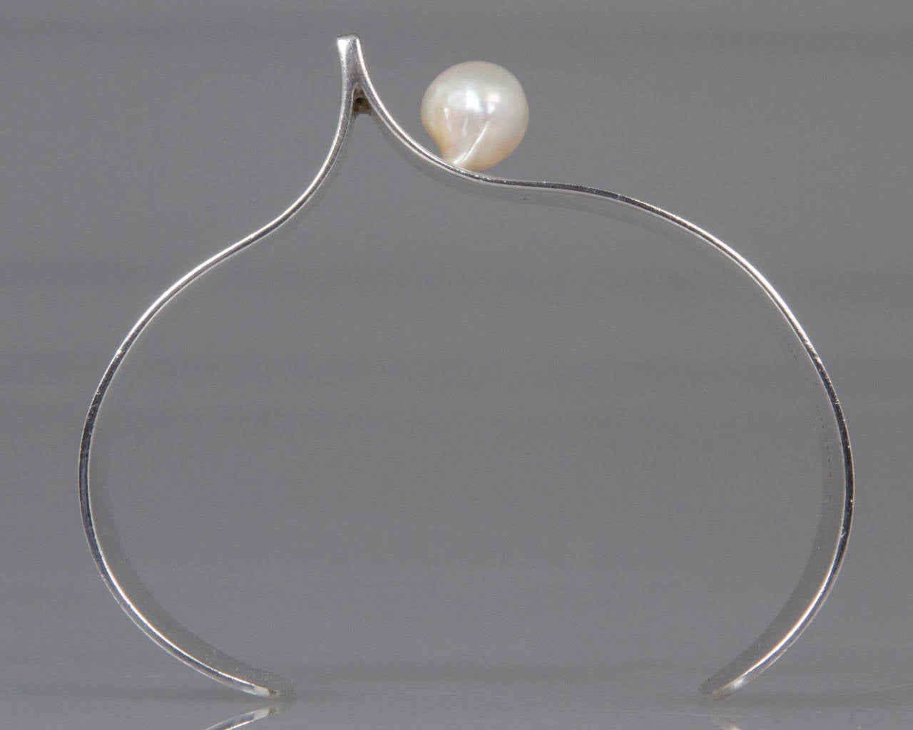 Modernist Sterling Silver and Pearl Cuff by Bill and Patsy Roach 4