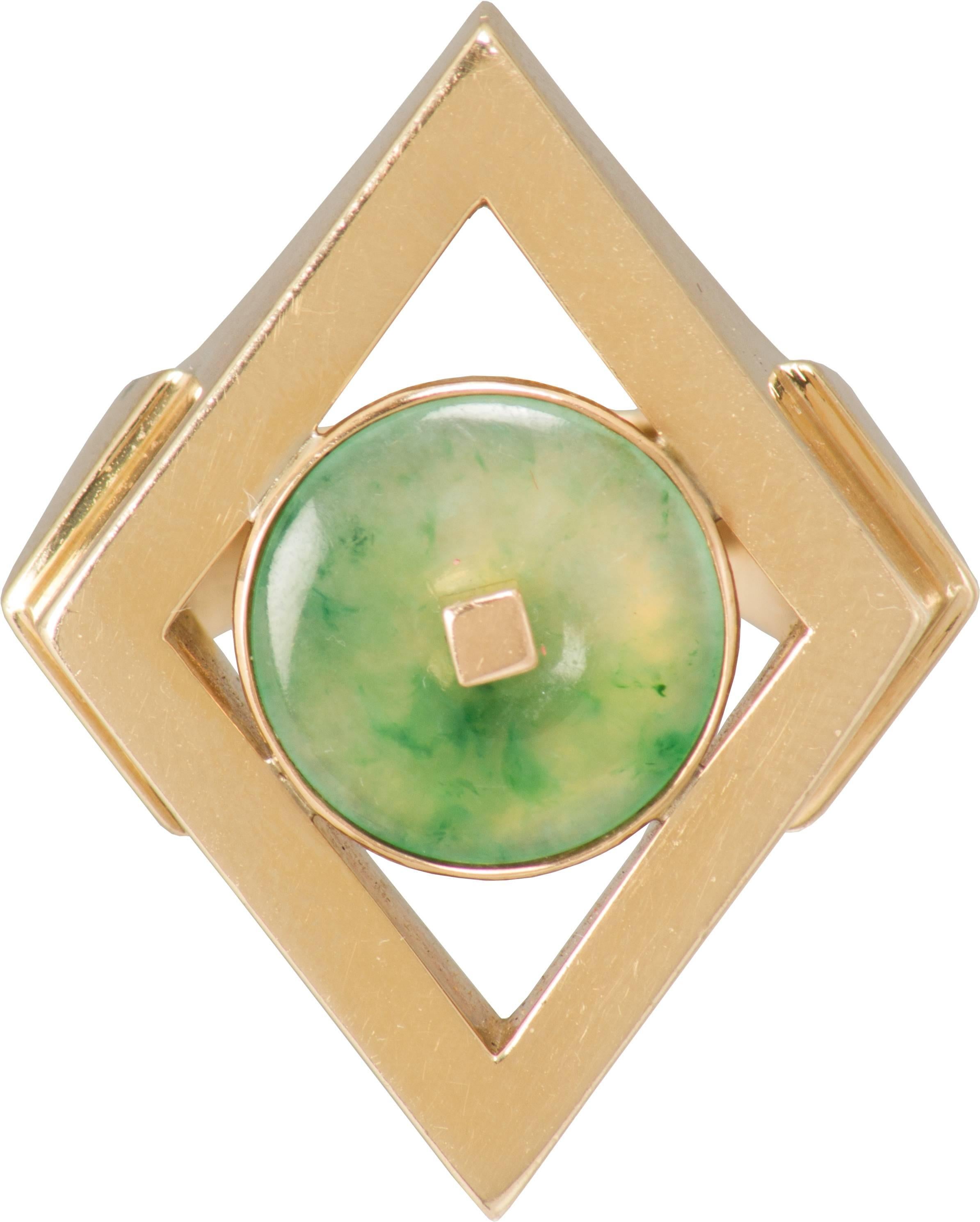 Modernist Jade Gold Ring In Excellent Condition For Sale In Chicago, IL