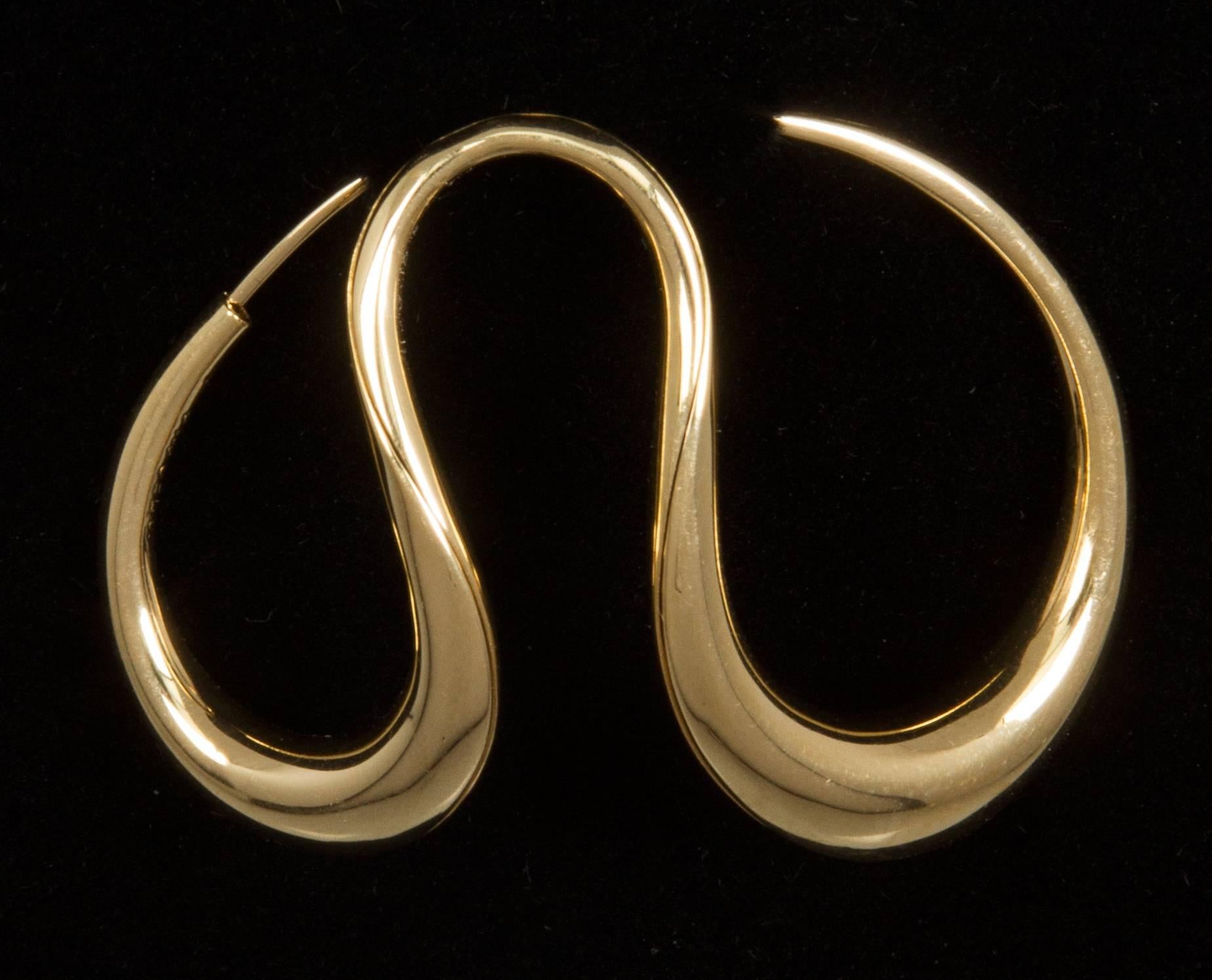 Biomorphic Gold Brooch By Michael Good In Excellent Condition For Sale In Chicago, IL