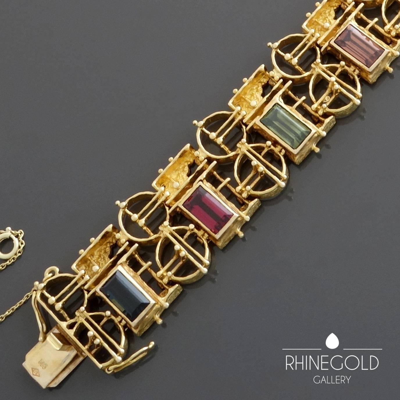 1960s Modernist Autumn Colored Garnet Gold Bracelet In Excellent Condition For Sale In Dusseldorf, NRW