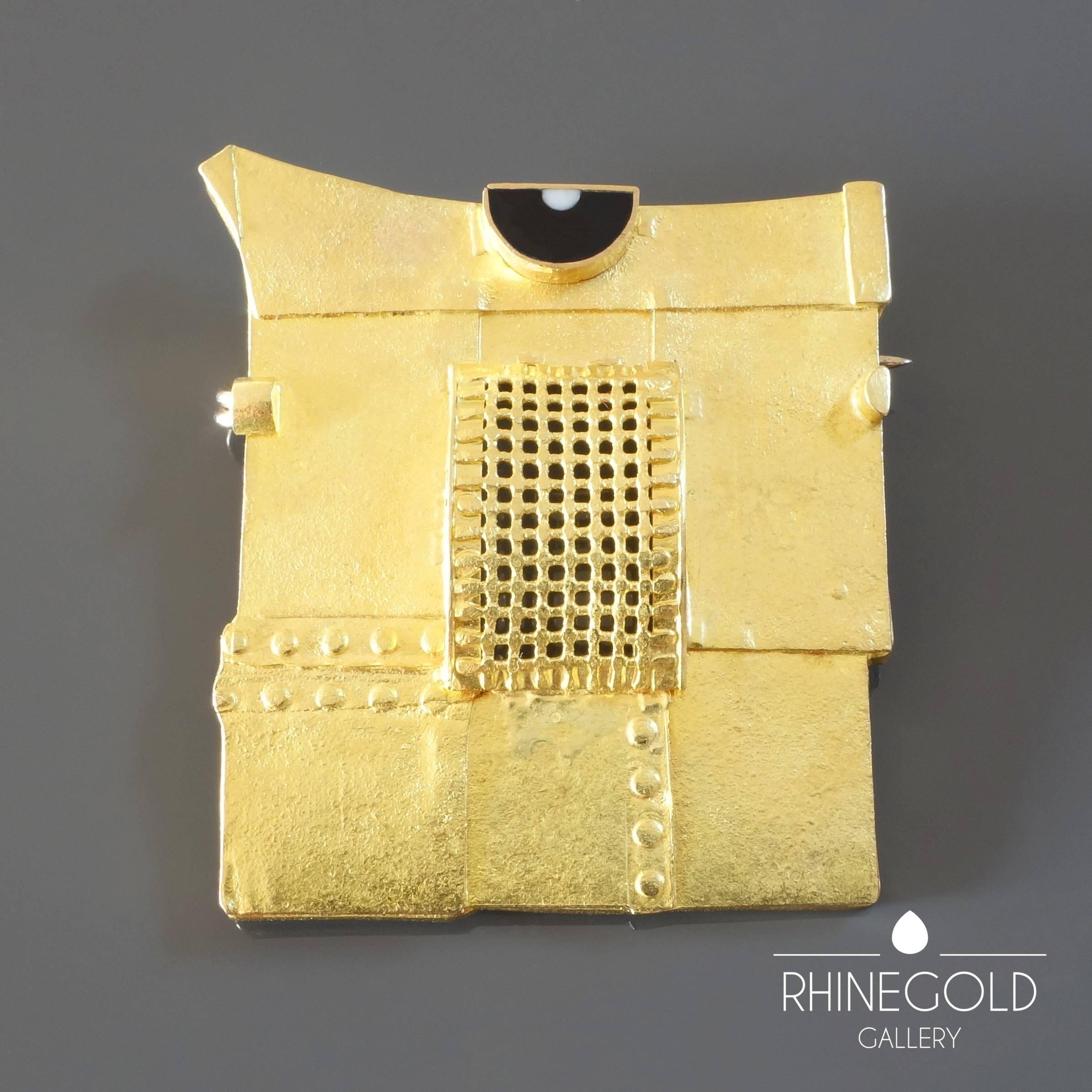 1980s Albert Sous Post-Modernist Acrylic Gold Brooch In Excellent Condition For Sale In Dusseldorf, NRW