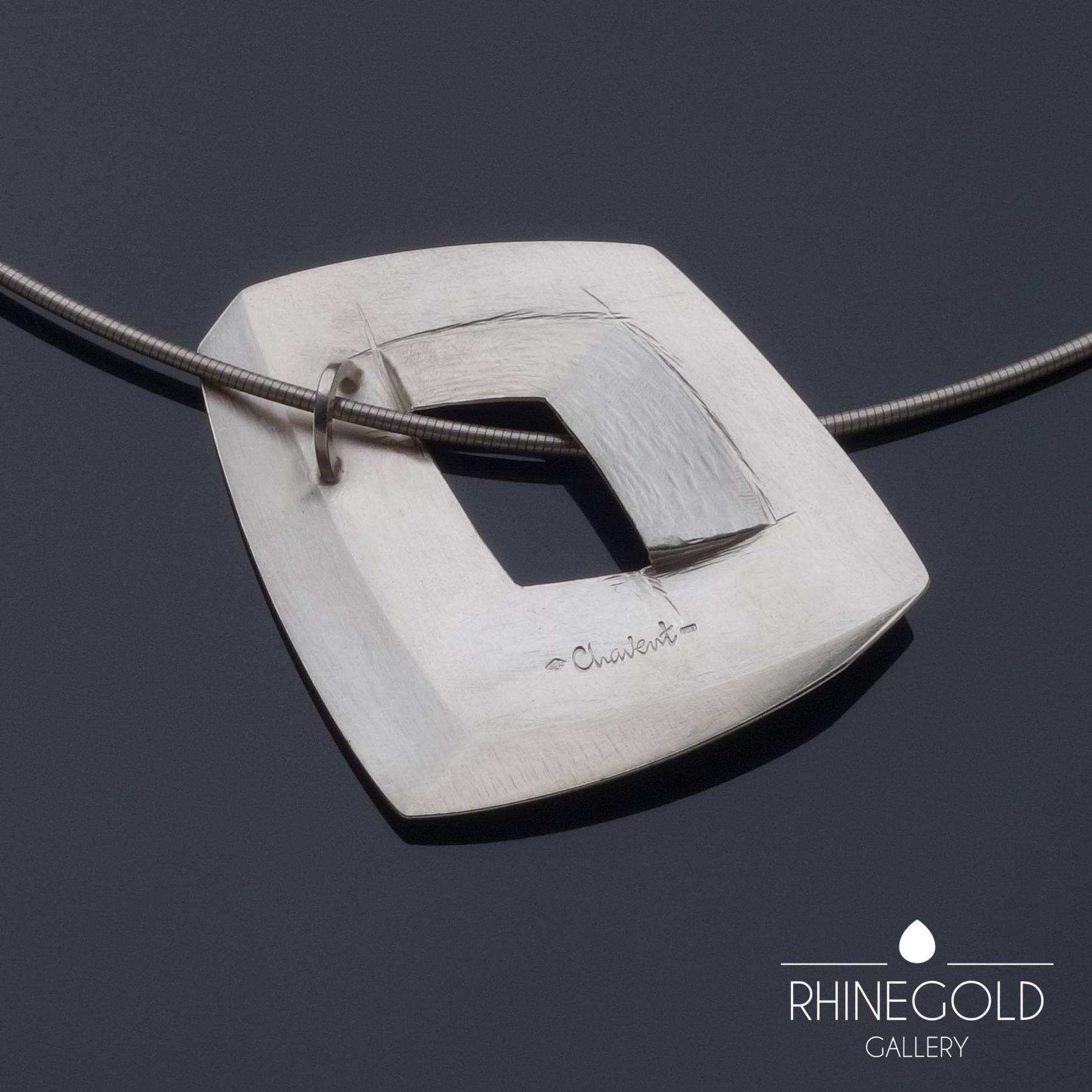 1990s Claude Chavent French Illusionistic Cube Silver Pendant Necklace In Excellent Condition In Dusseldorf, NRW