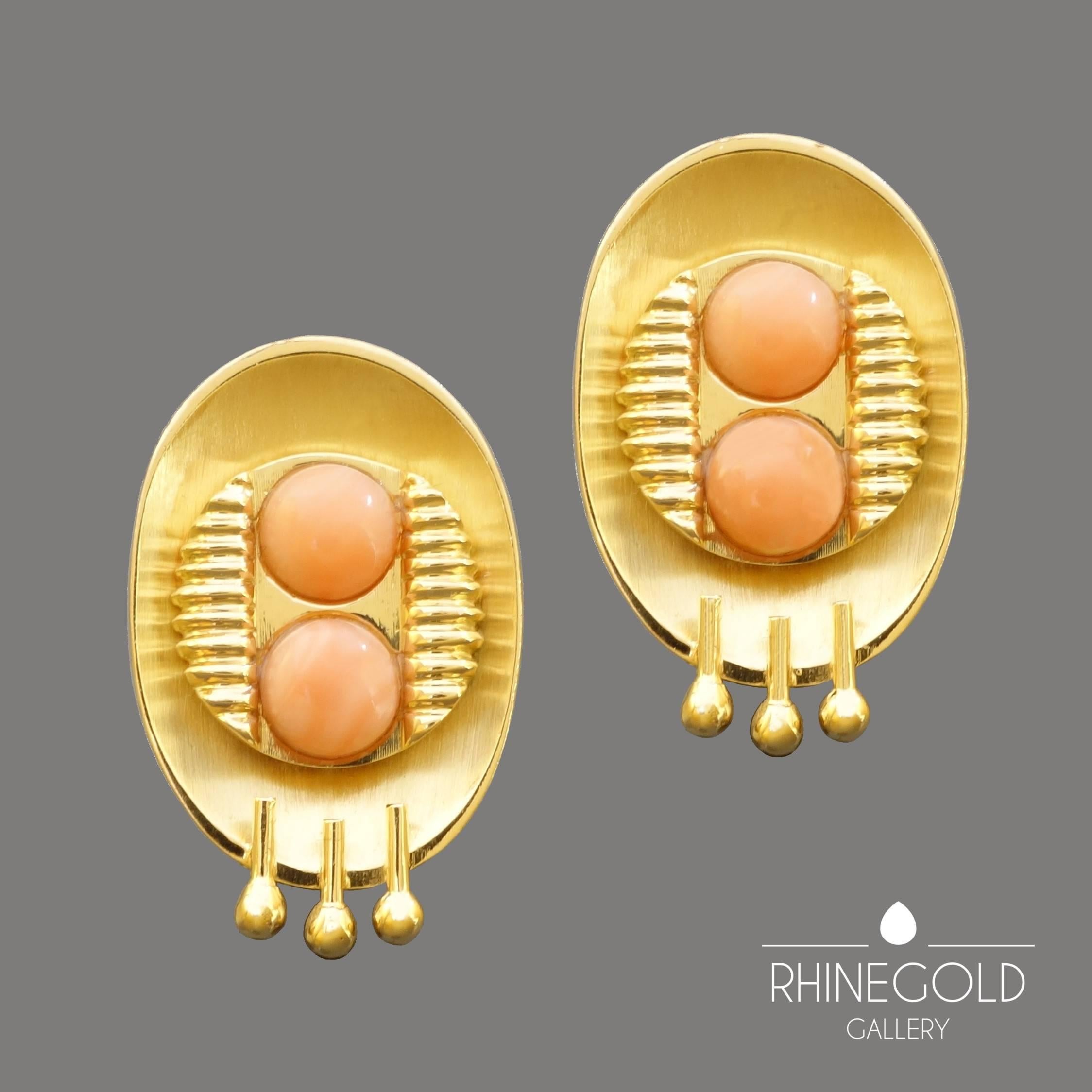 1990s Postmodernist Angel Skin Coral Gold Clip-On Earrings In Excellent Condition For Sale In Dusseldorf, NRW