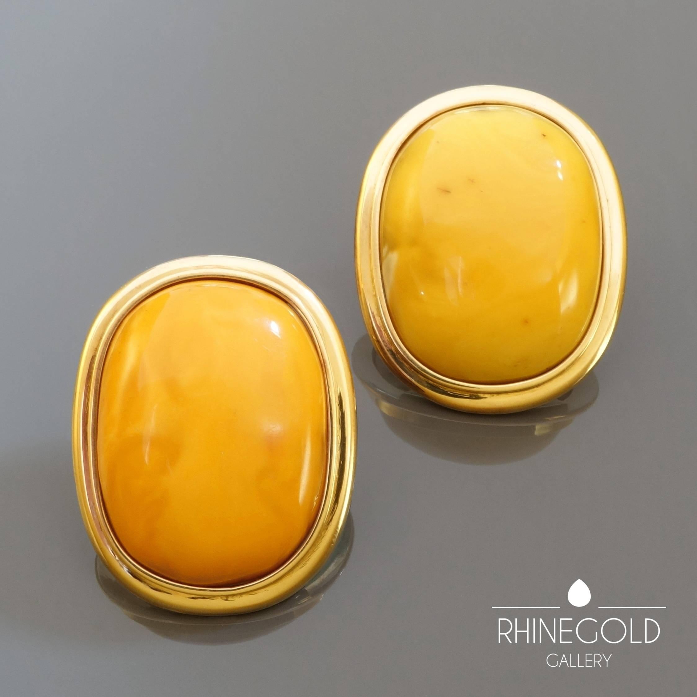 Women's Helmut Laich a Pair of Large Modern Butterscotch Amber Gold Earrings For Sale