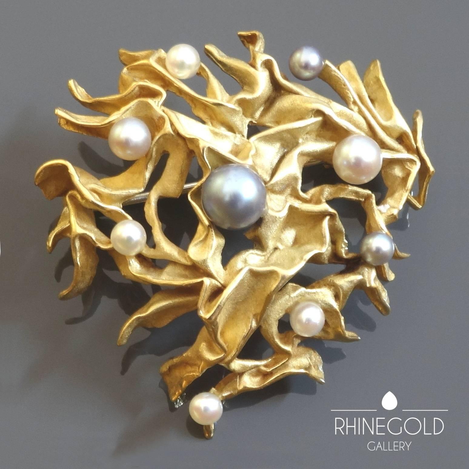 Women's 1970s Modernist Organic Free-Form Pearl Gold Brooch Pendant For Sale