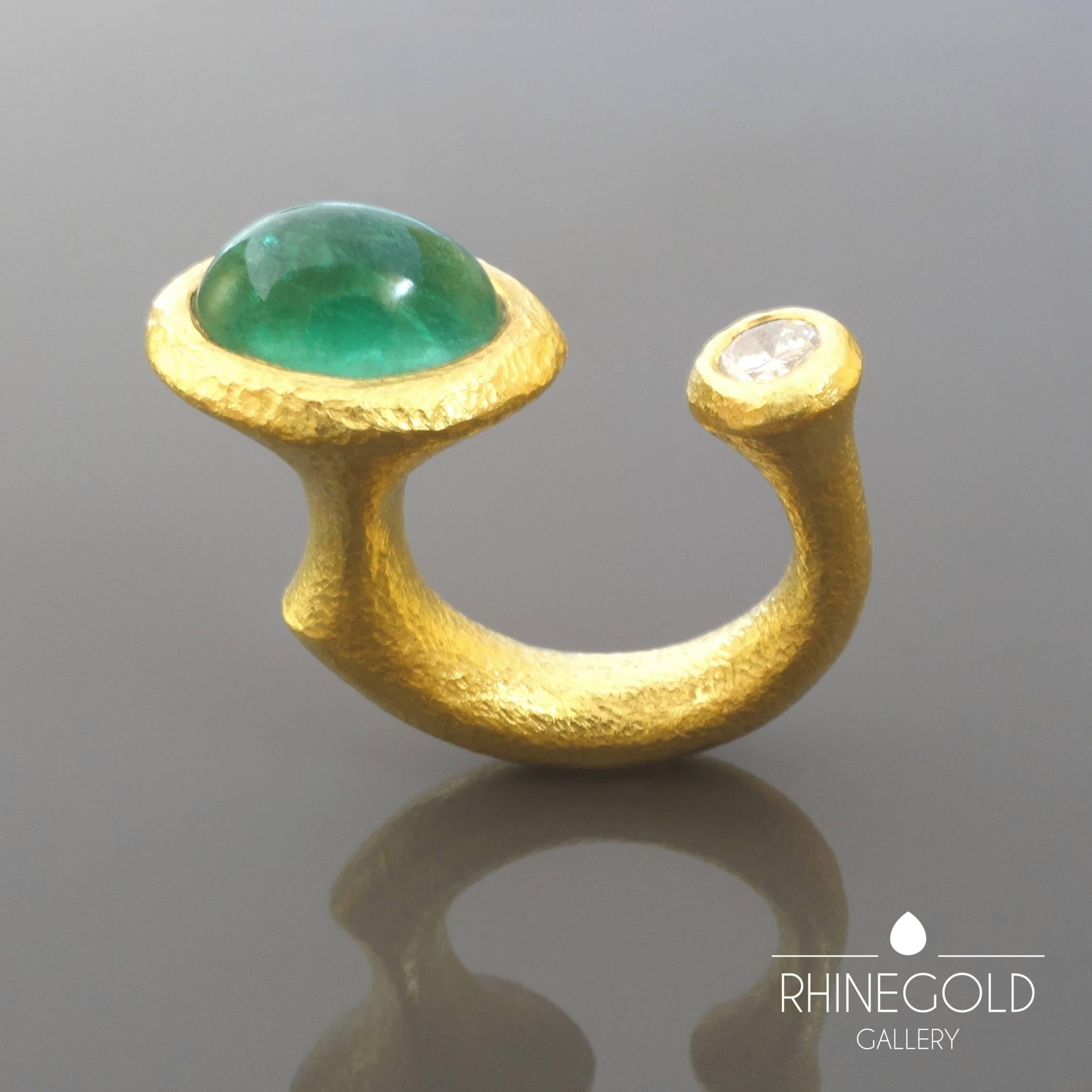 2000s Between the Finger Emerald Diamond Gold Ring
21.6k yellow gold, natural emerald (approx. 4.0 - 4.5 ct.); brilliant cut diamond (approx. 0.4 ct., G-si1)
Ring size: Ø 17.1 mm = EU 53.8 / US 6.75 / ASIA 13.5
Ring head (part with emerald): 1.68 cm